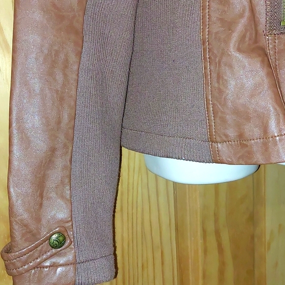 Faux Leather jacket - Picture 3 of 6